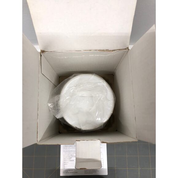 Scentsy Hom Is Where My Cat Is Mini Plug in Warmer Nightlight Wax Warmer - Picture 3 of 8